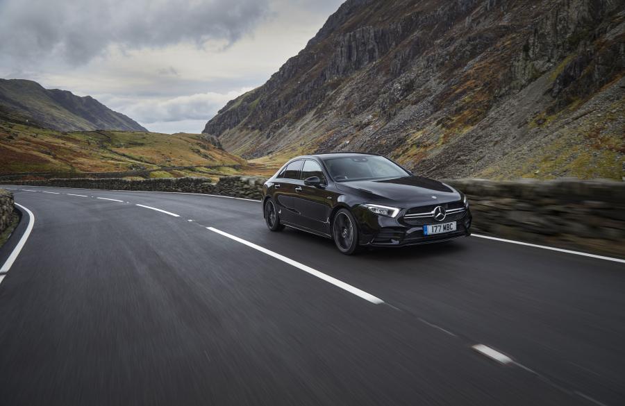  Mercedes-AMG A35 4Matic Sedan (V177) 2019 года  (UK) (фото 11 из 74)